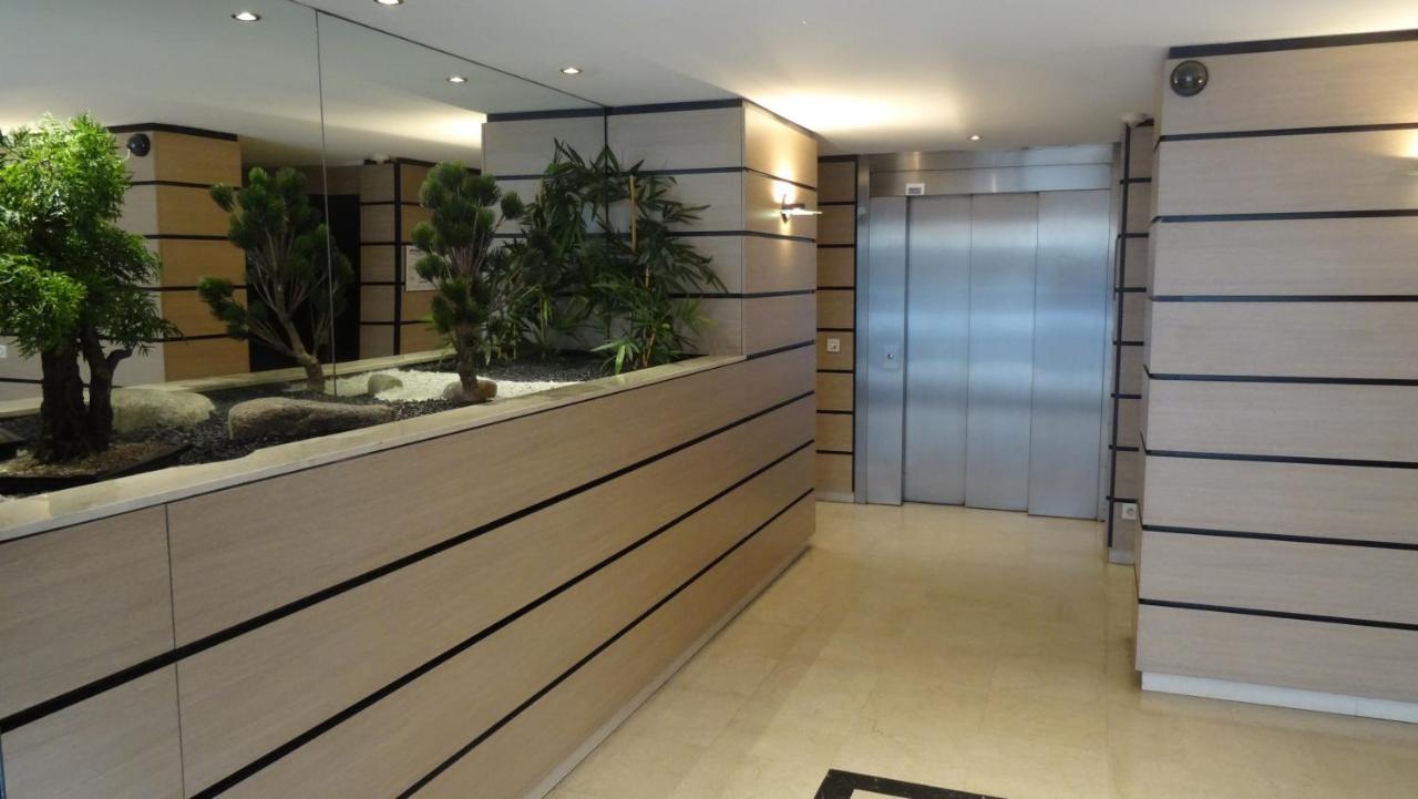 Apartamento T2 Standing Confort Avec Balcon - Parking En Option *